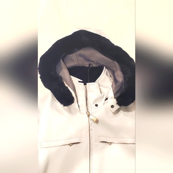 SPYDER - size 6-SKI JACKET - prestige condition - Picture 9 of 9